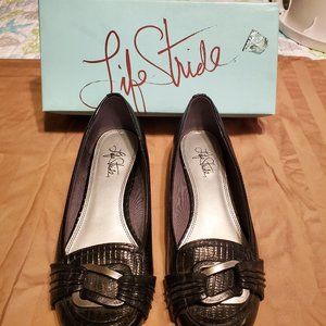 Life Stride Mascot shoes
